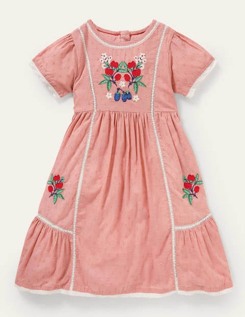 Nostalgisches Kleid mit Stickerei - Mandelblütenrosa