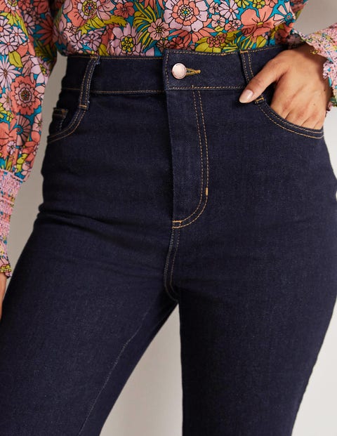 Elegante Jeans mit Schlag und hoher Taille - Indigoblau