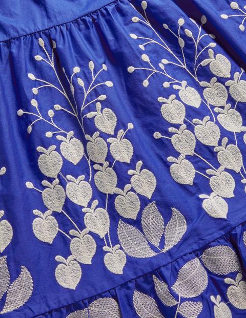Gestuftes Midikleid mit Stickerei - Wellenblau, Stickerei Gestuftes Midikleid mit Stickerei - Wellenblau, Stickerei