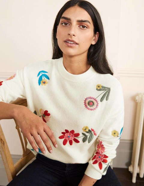 Lockerer Pullover mit Stickerei - Naturweiß