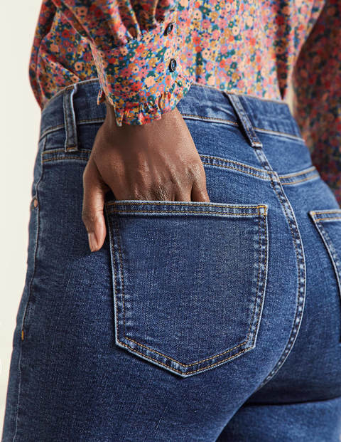 Röhrenjeans mit Knopfleiste - Mittleres Vintageblau Röhrenjeans mit Knopfleiste - Mittleres Vintageblau