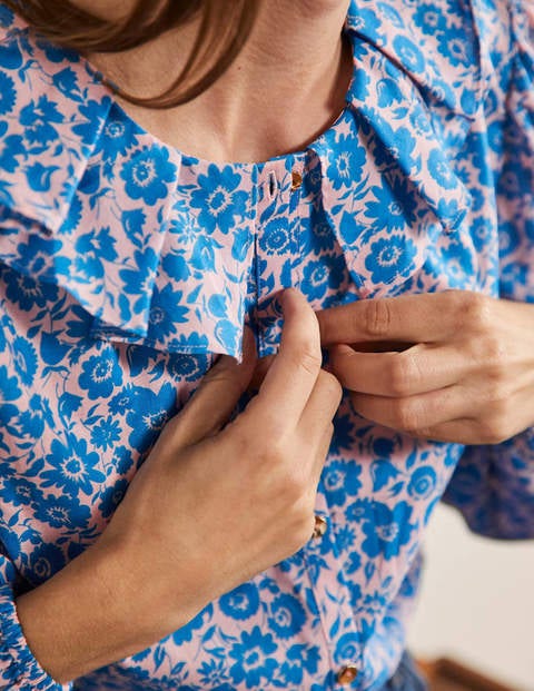 Bluse mit plissiertem Kragen - Marokkoblau, Elegantes Blumenmuster