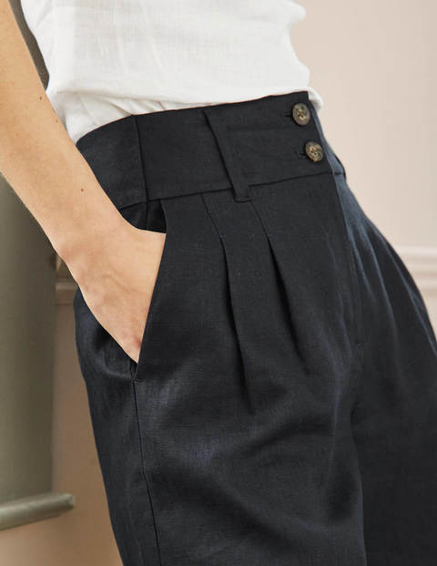 Pleated Linen Shorts - Navy