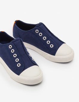 Laceless Canvas Pull-ons