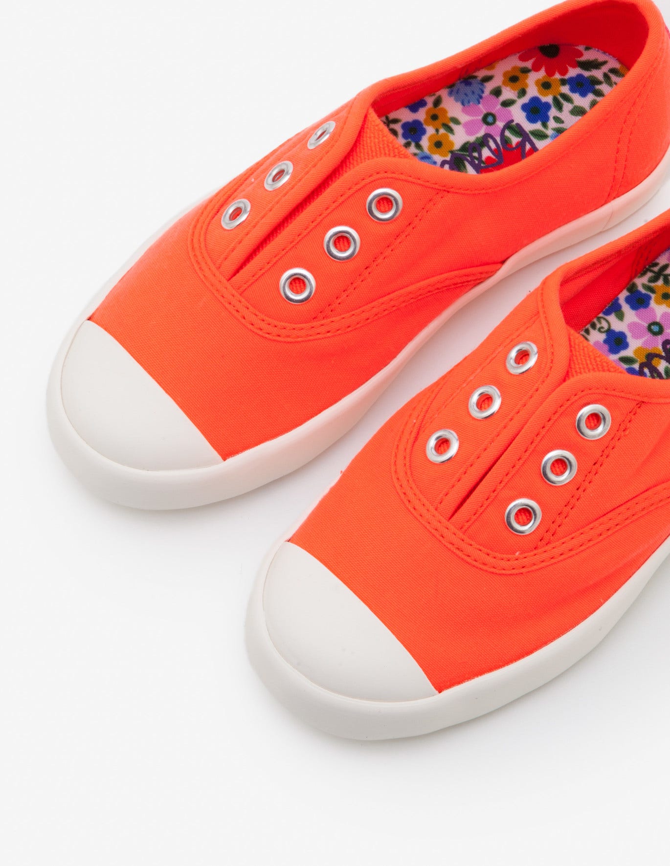 laceless canvas shoes