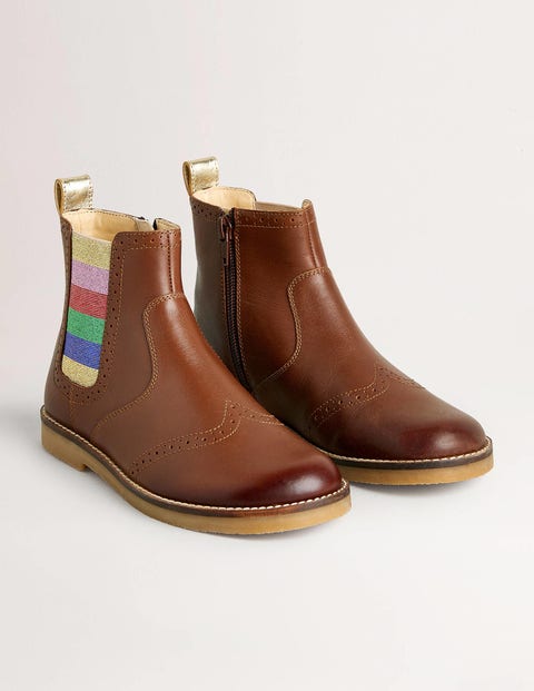 chelsea boots tan color