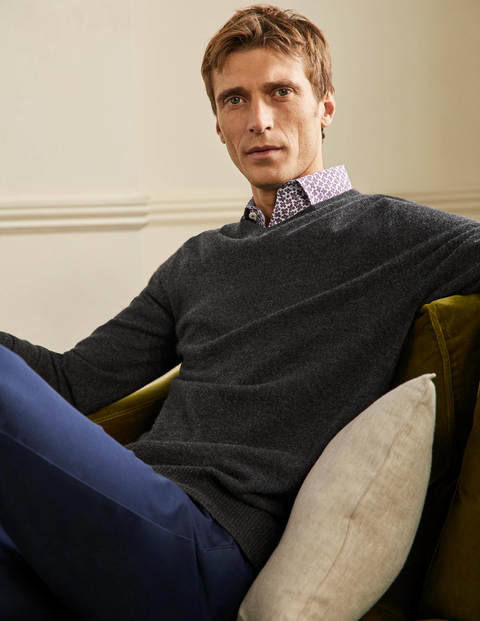 Pull col V en cachemire Homme Boden, GRY