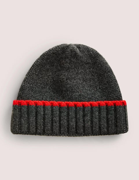 Artikel klicken und genauer betrachten! - Diese grobgestrickte Mütze sieht zu mehr oder weniger allem gut aus. | im Online Shop kaufen