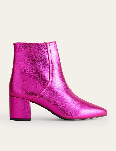 Chelsea Boots \u0026 Flat Boots 