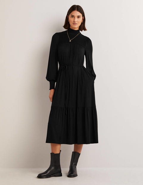 Artikel klicken und genauer betrachten! - In diesem Maxikleid streckt man Ihnen unaufgefordert die Weinkarte entgegen. Der hohe Kragen macht den Unterschied. | im Online Shop kaufen