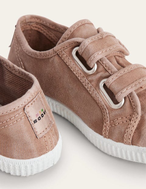 Brown canvas shoes discount