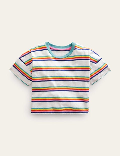 Lässiges kurz geschnittenes T-Shirt Mädchen Boden