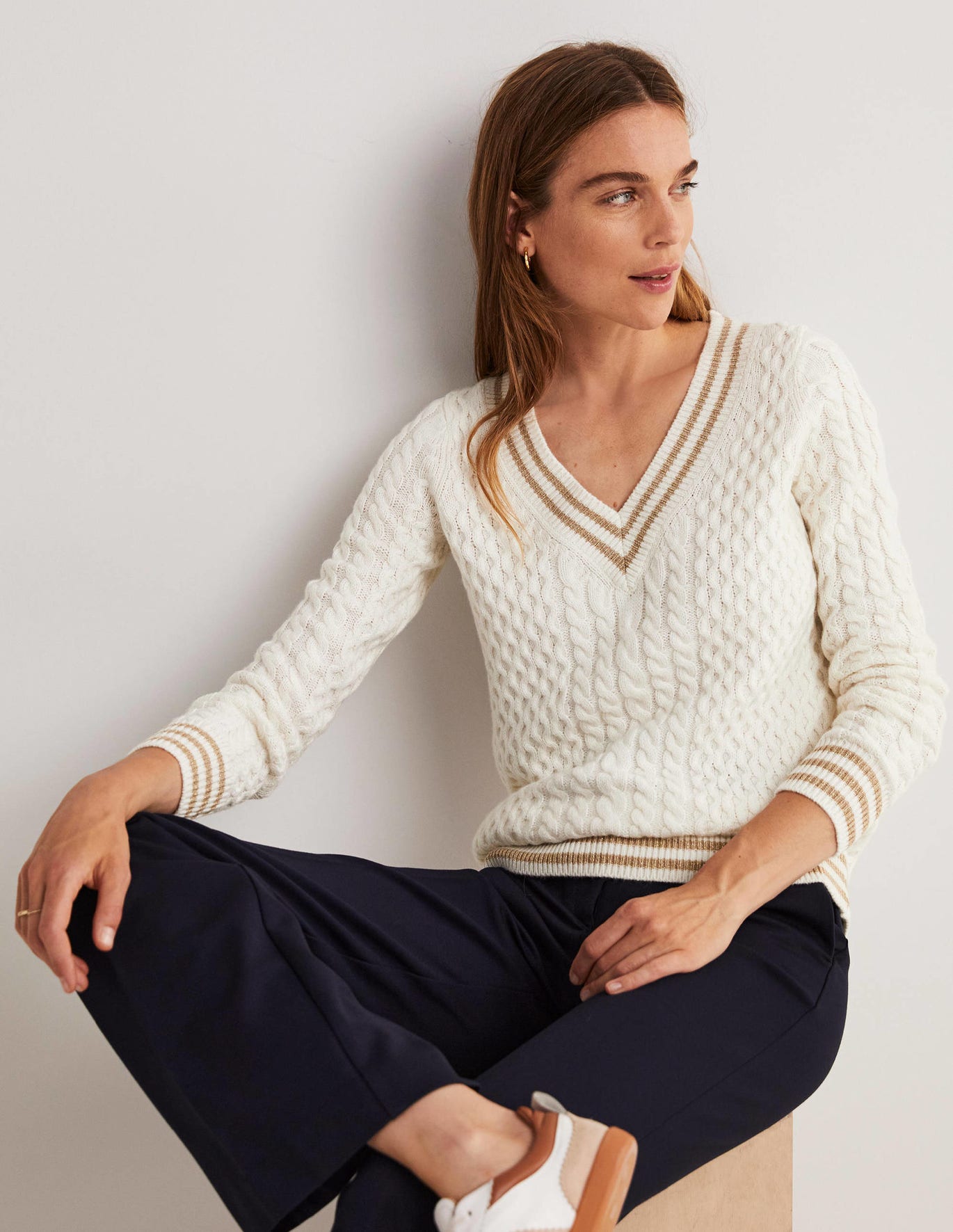 Boden Cable Knit V-neck Sweater - Ivory