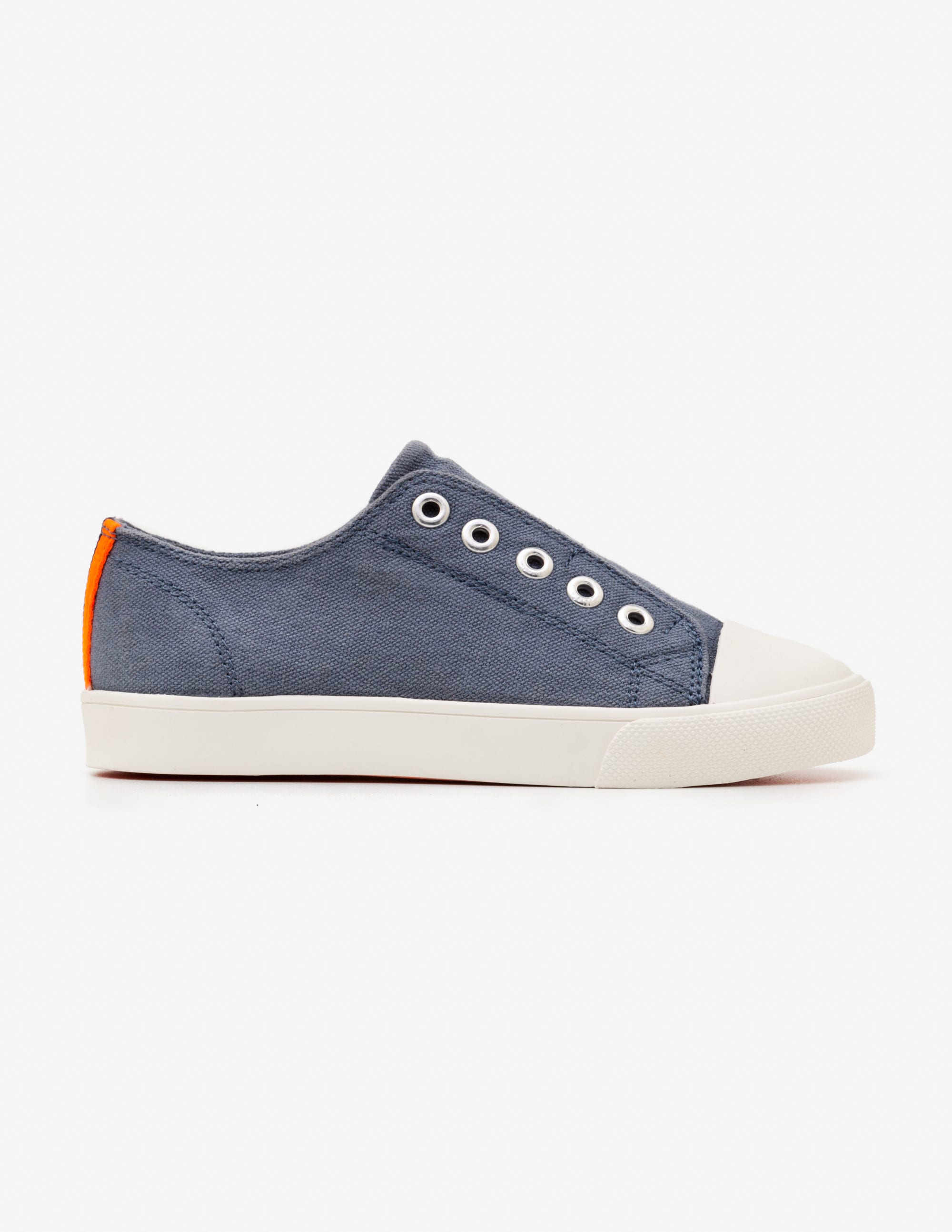 pull on canvas shoes