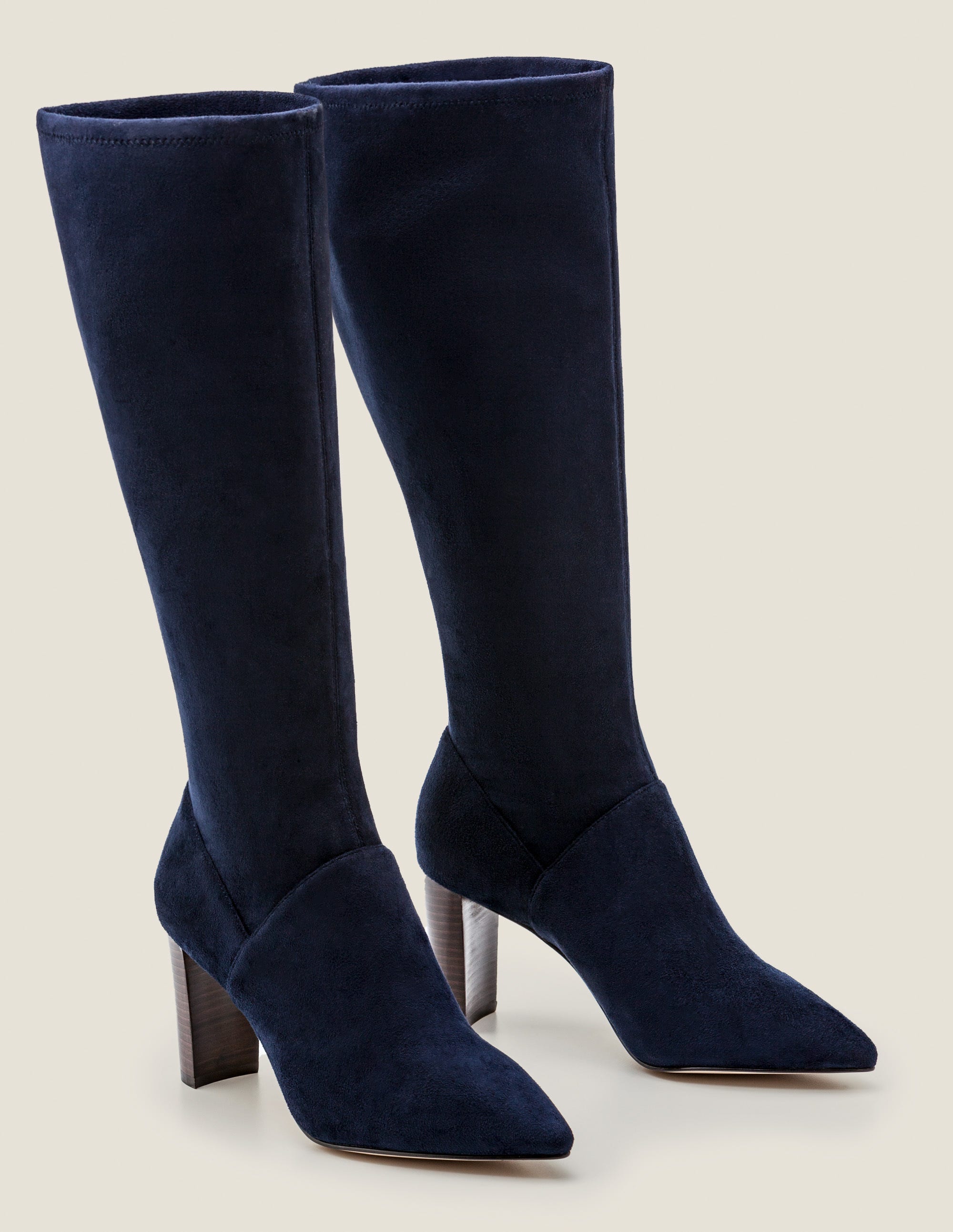 pointed boots black