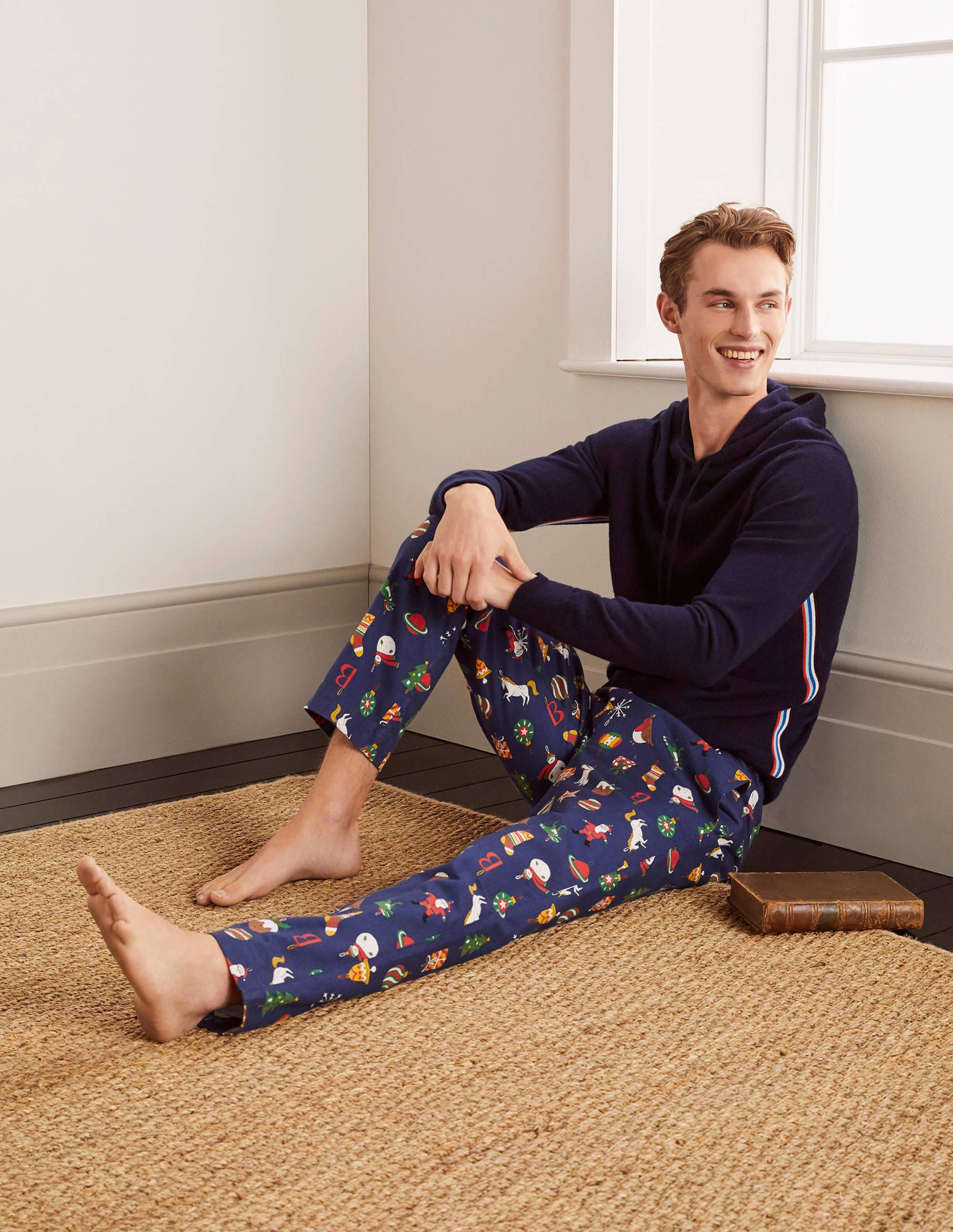 Bas de pyjama imprimé NAV Homme Boden, Navy Baubles