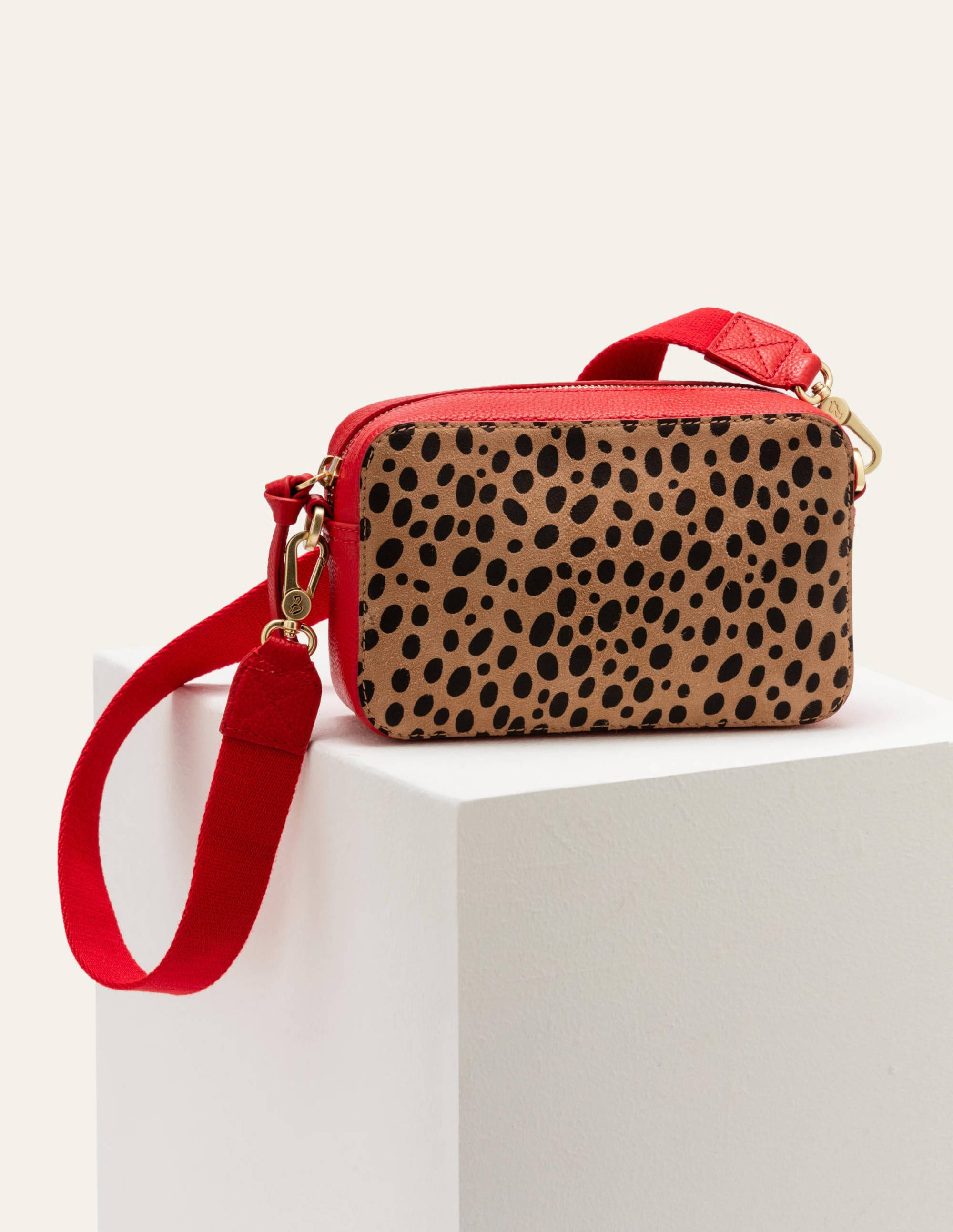 strap crossbody bag