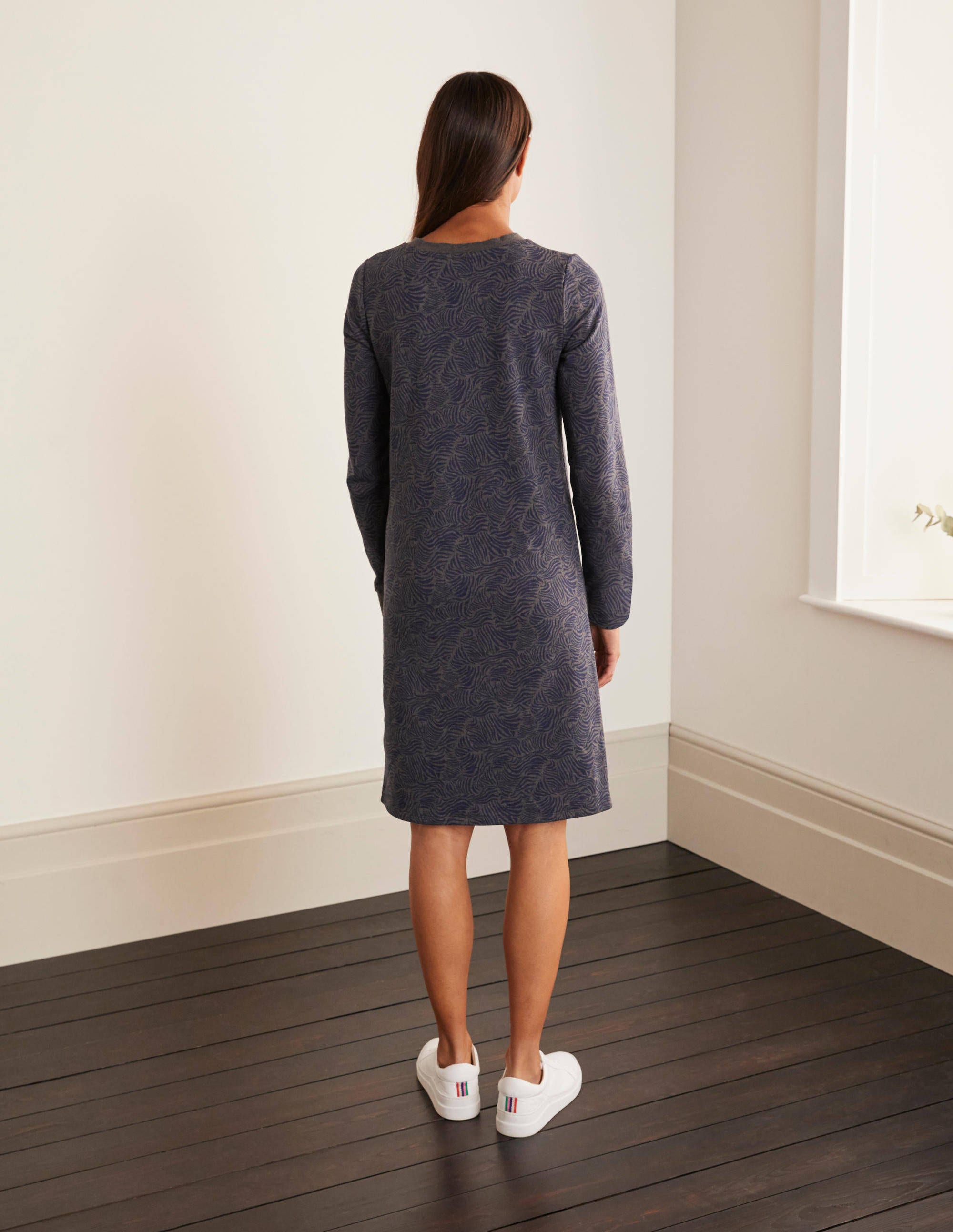 Sweatshirt Kleid Grau Meliert, Bouclé Punkte | Boden DE Sweatshirt Kleid Grau Meliert, Bouclé Punkte | Boden DE