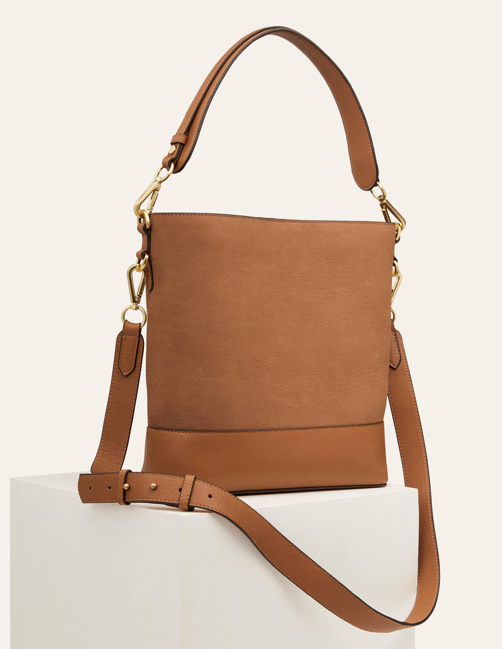 tan hobo bag