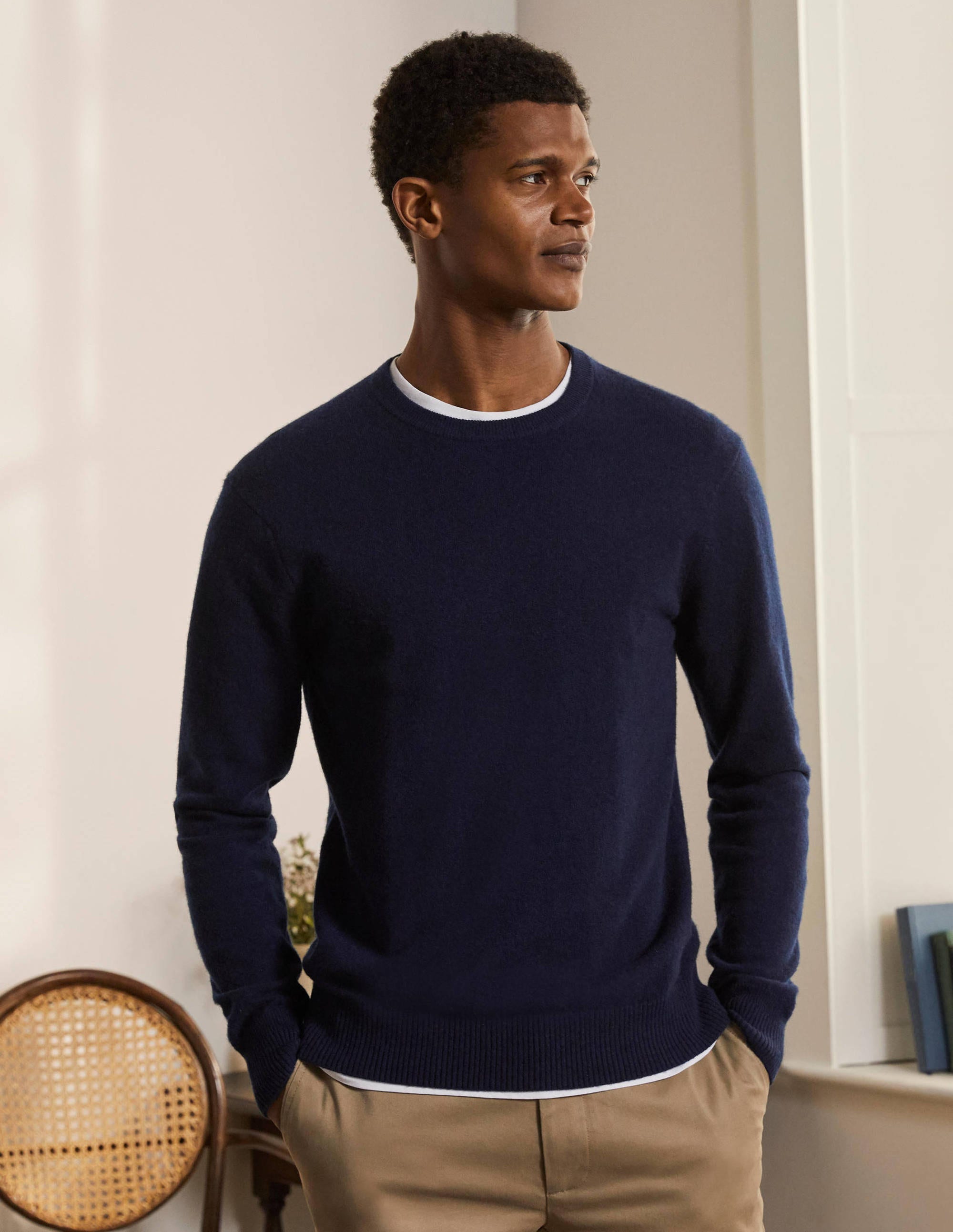 Pull col rond en cachemire NAR Homme Boden, Bleu marine
