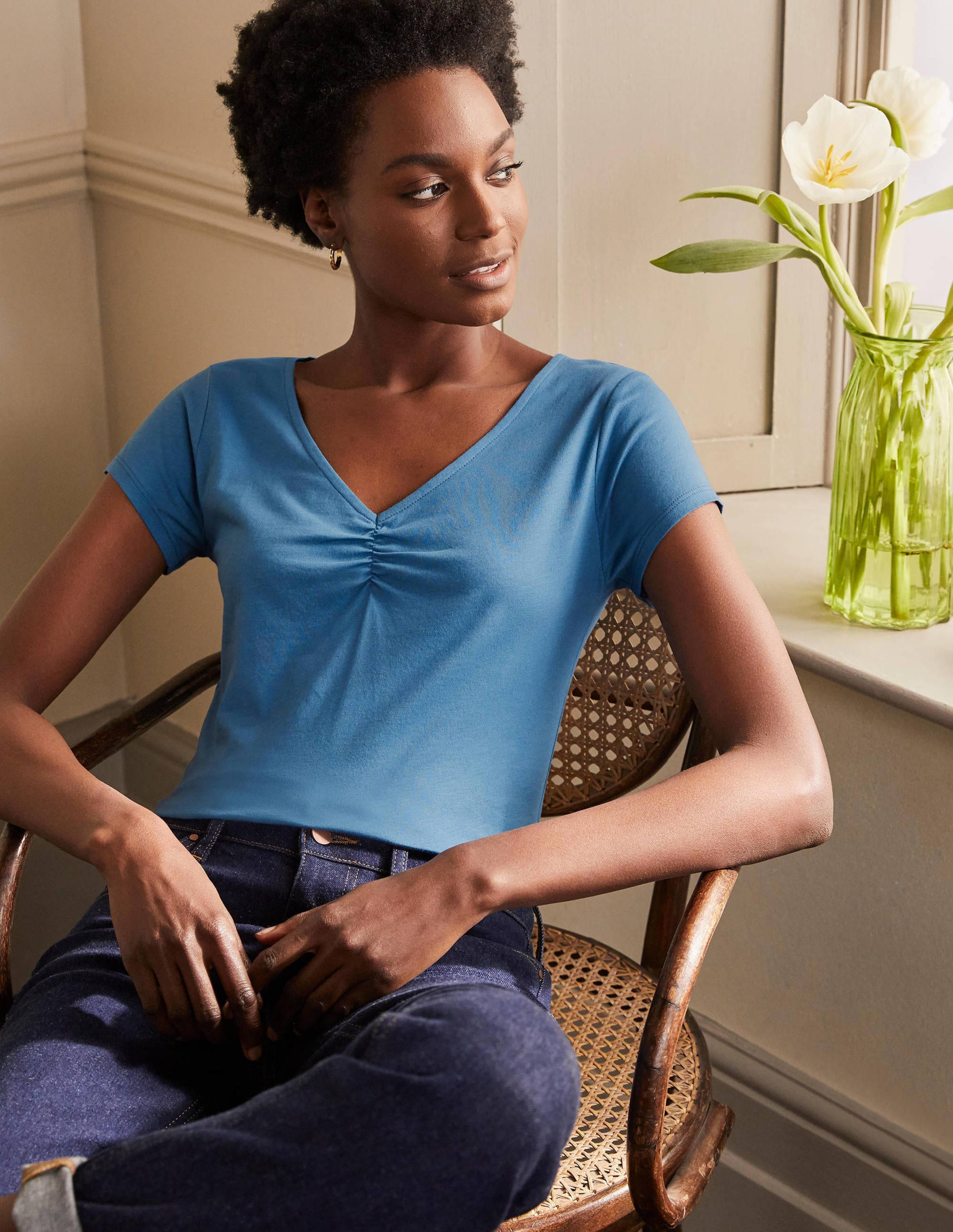 T-shirt col V ultra-doux à fronces BPT Femme Boden, Blue