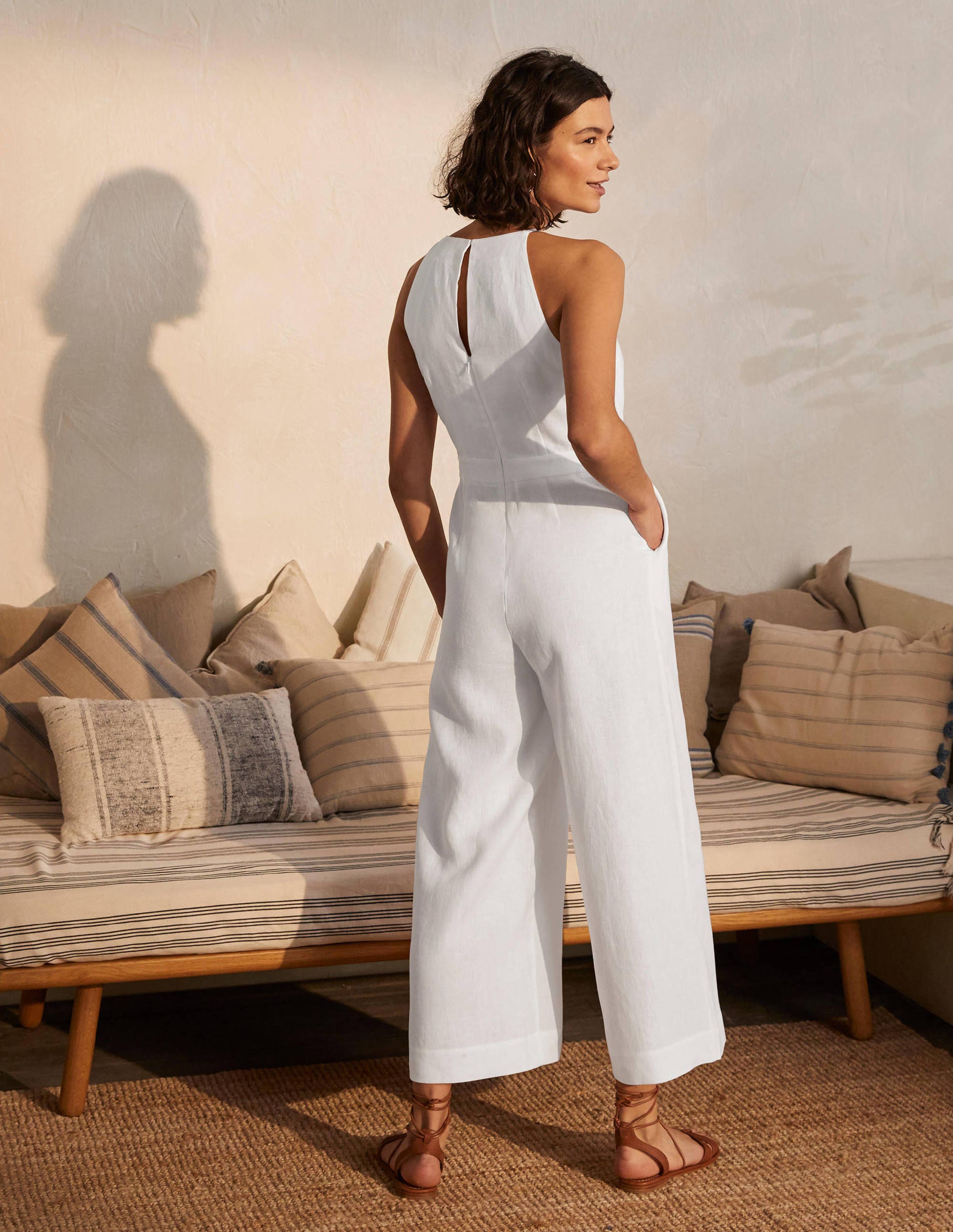 NeckholderJumpsuit aus Leinen Weiß Boden DE