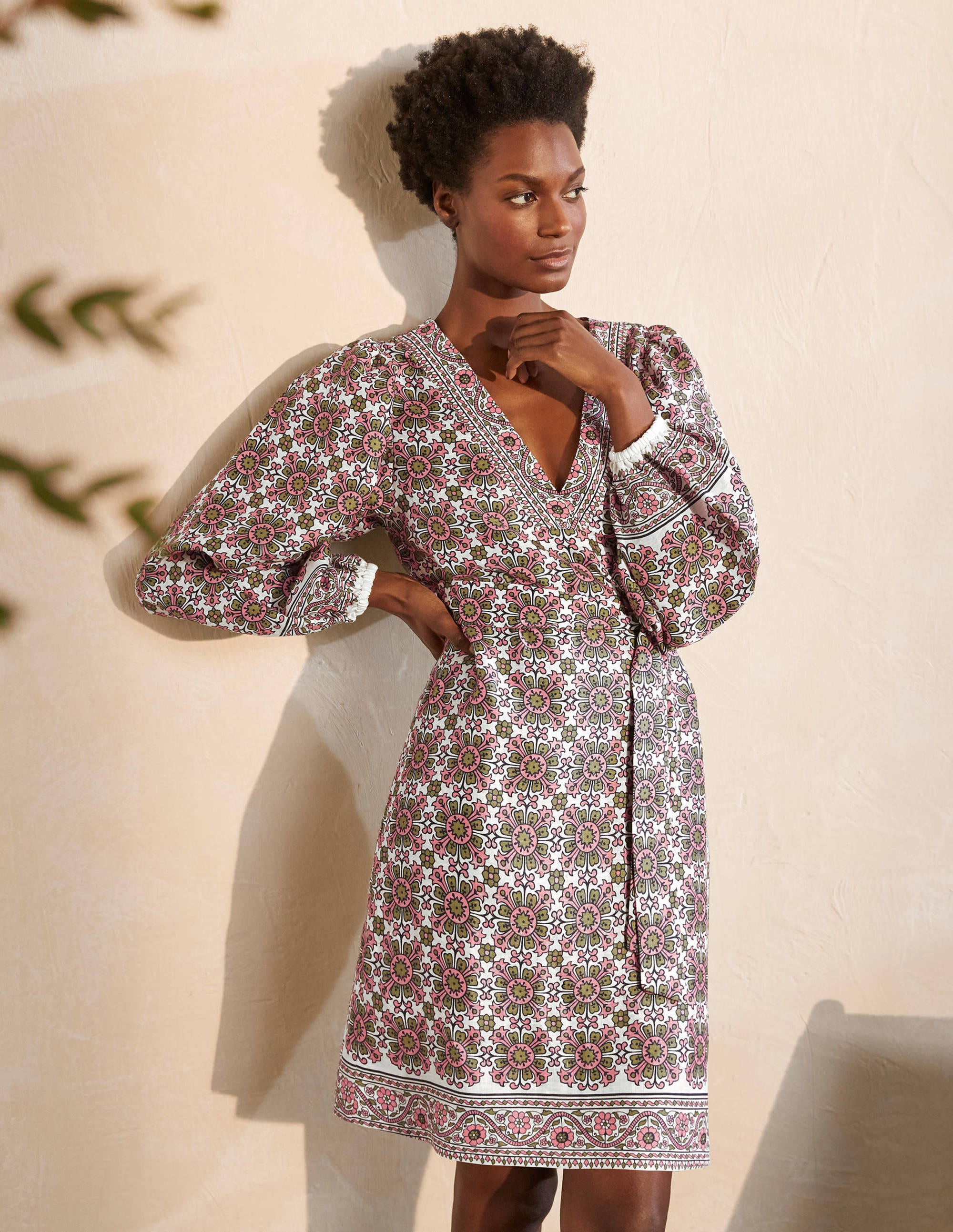 Robe Bridget en lin à ceinture IVO Femme Boden, Ivory