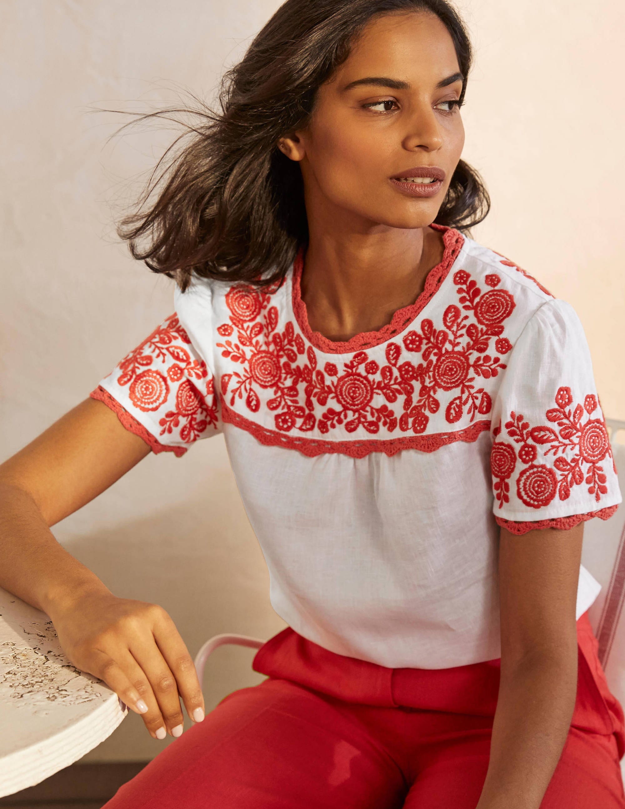 T-shirt Cornelia brodé WHT Femme Boden, White