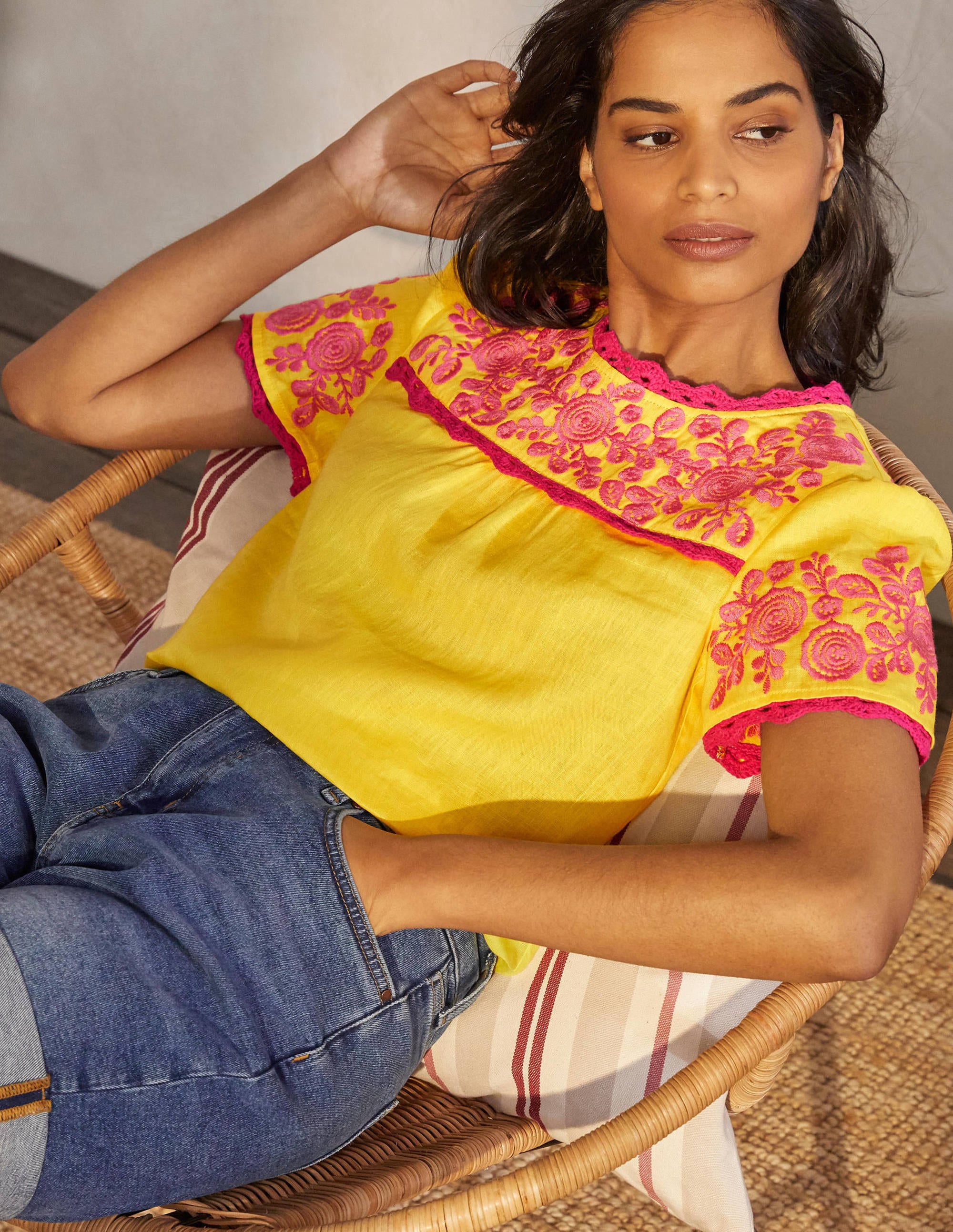 T-shirt Cornelia brodé YEL Femme Boden, Multi