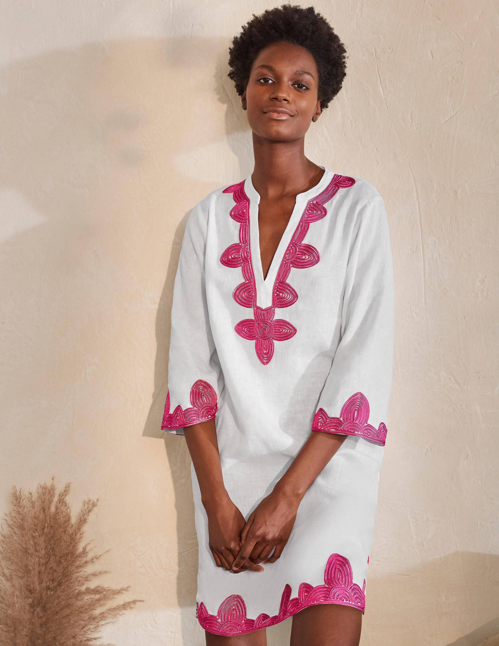 Robe Bella brodée en lin WHT Femme Boden, White