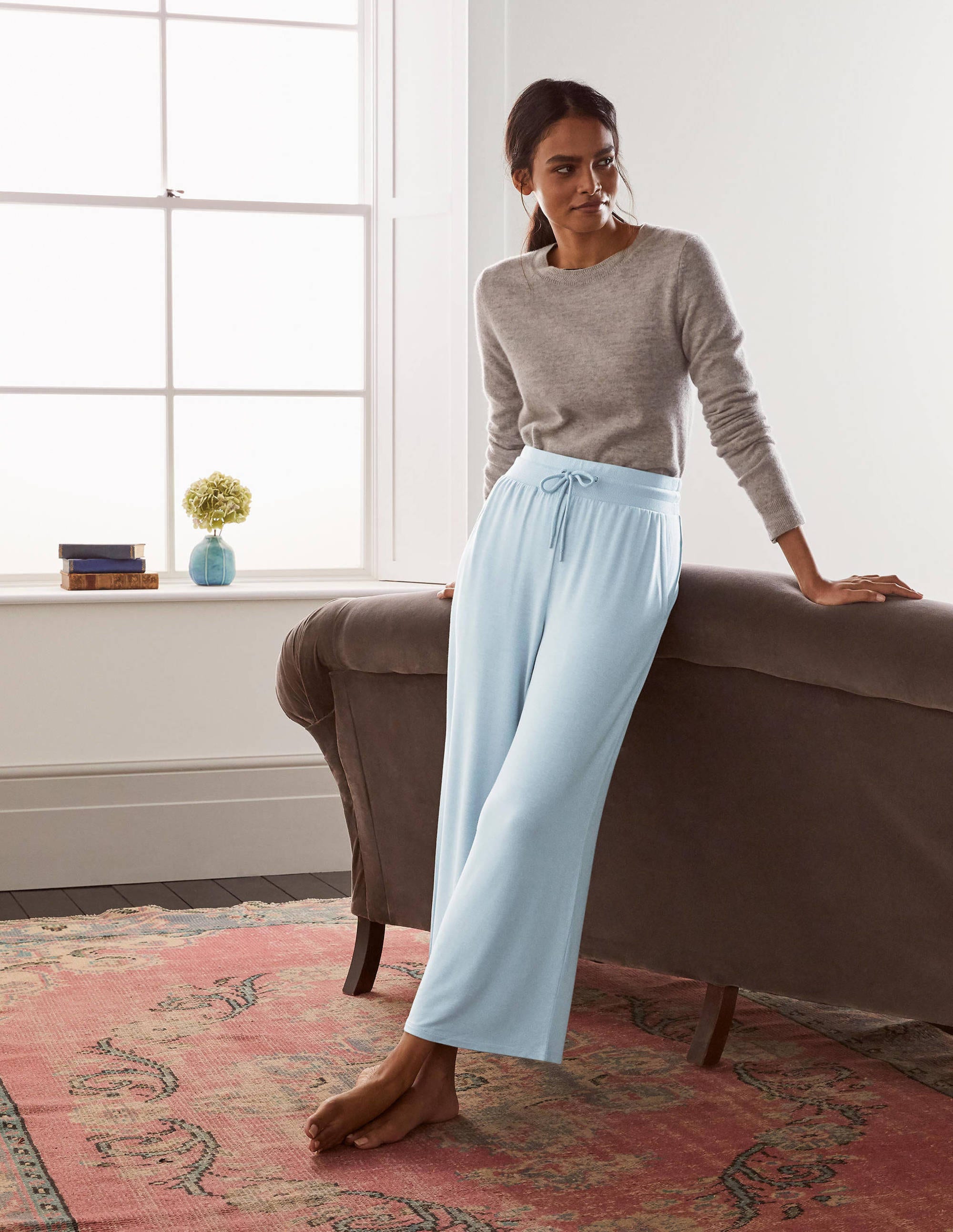 lightweight cropped joggers