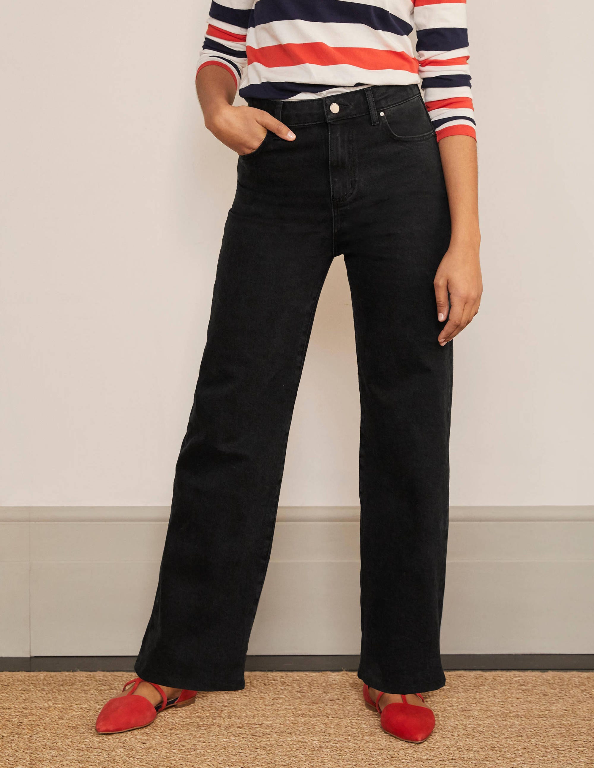 Relaxed wide leg jean Black Boden UK