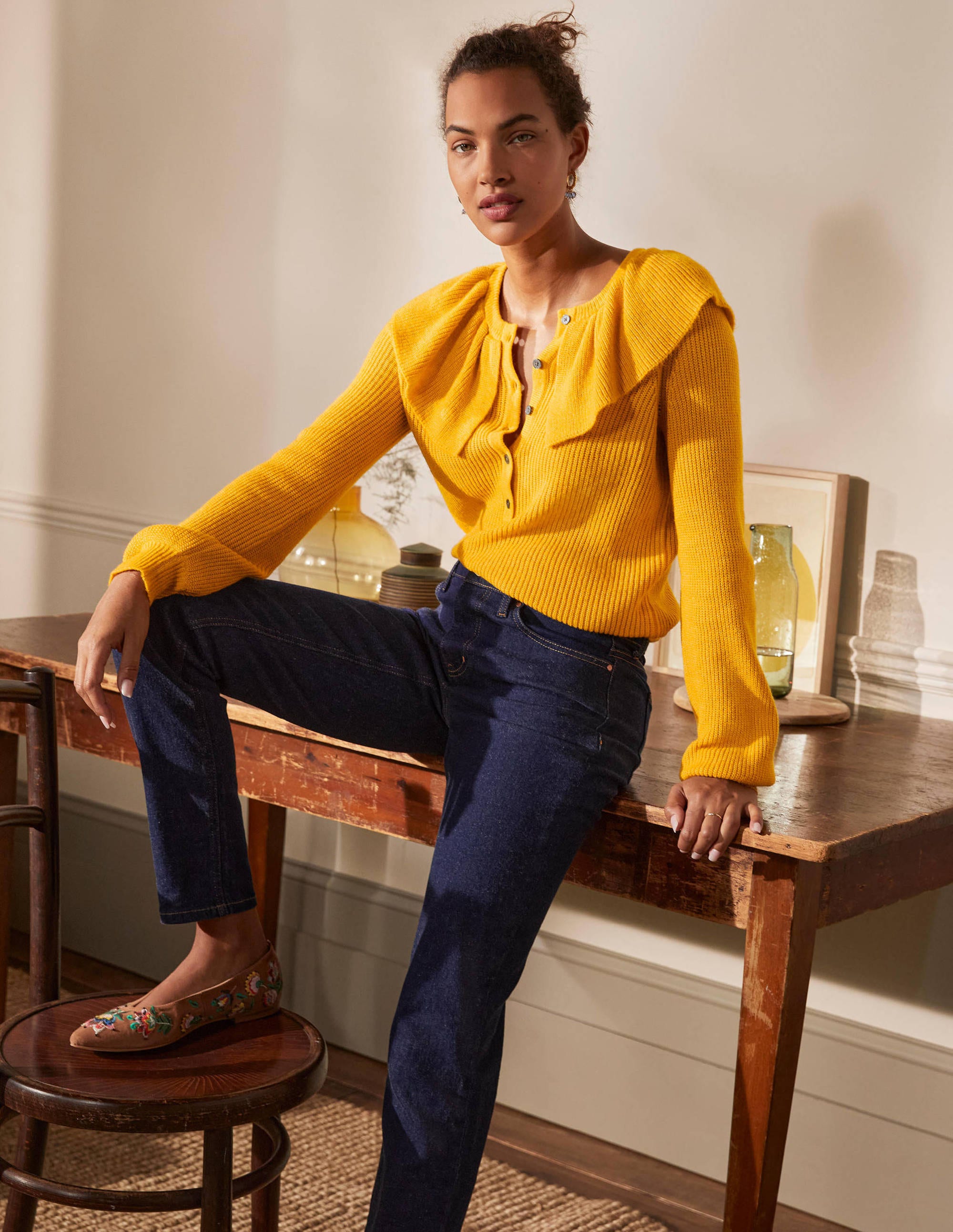 Pull duveteux à col volanté DYL Femme Boden, Yellow