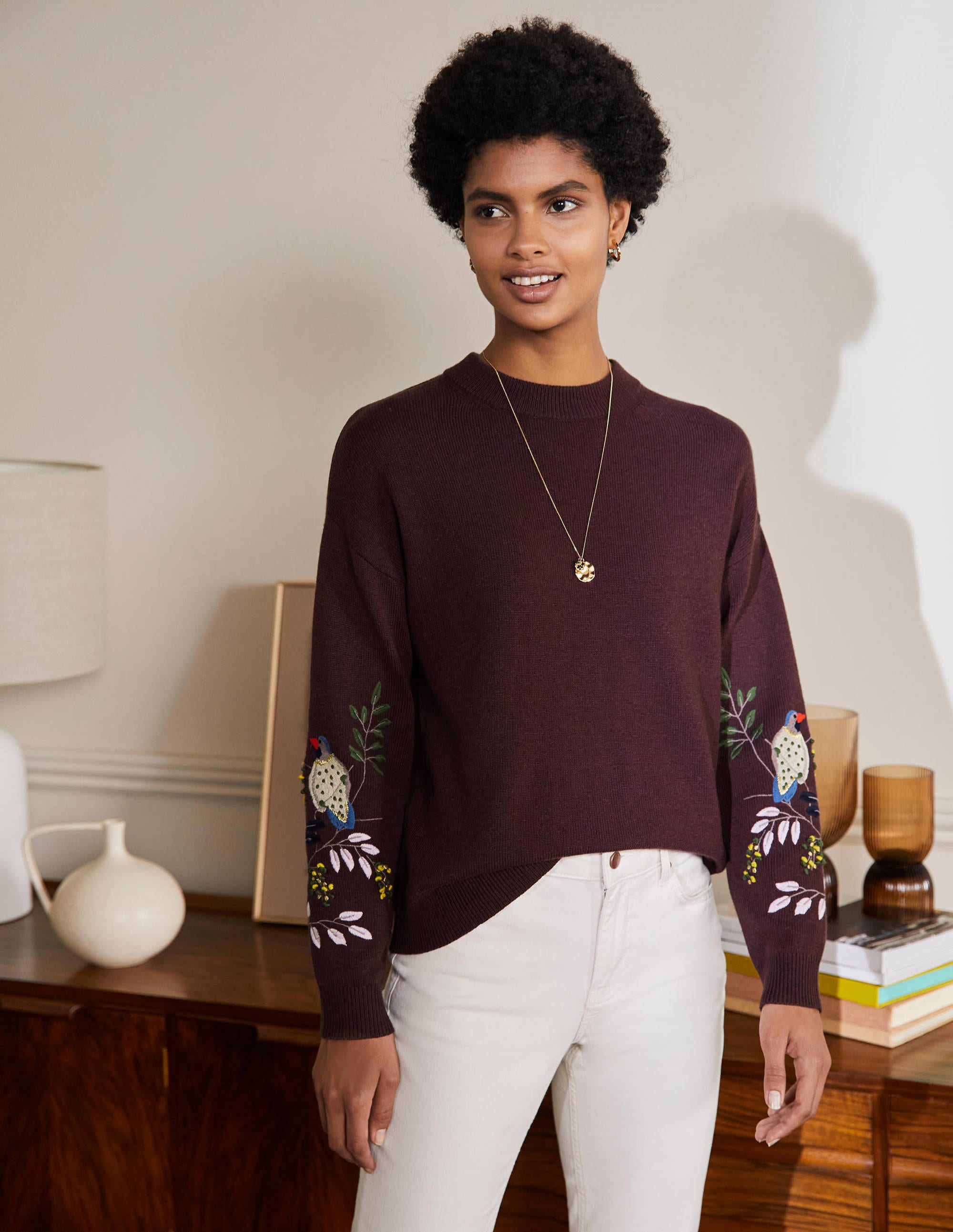 Pull décontracté brodé MBR Femme Boden, Brown