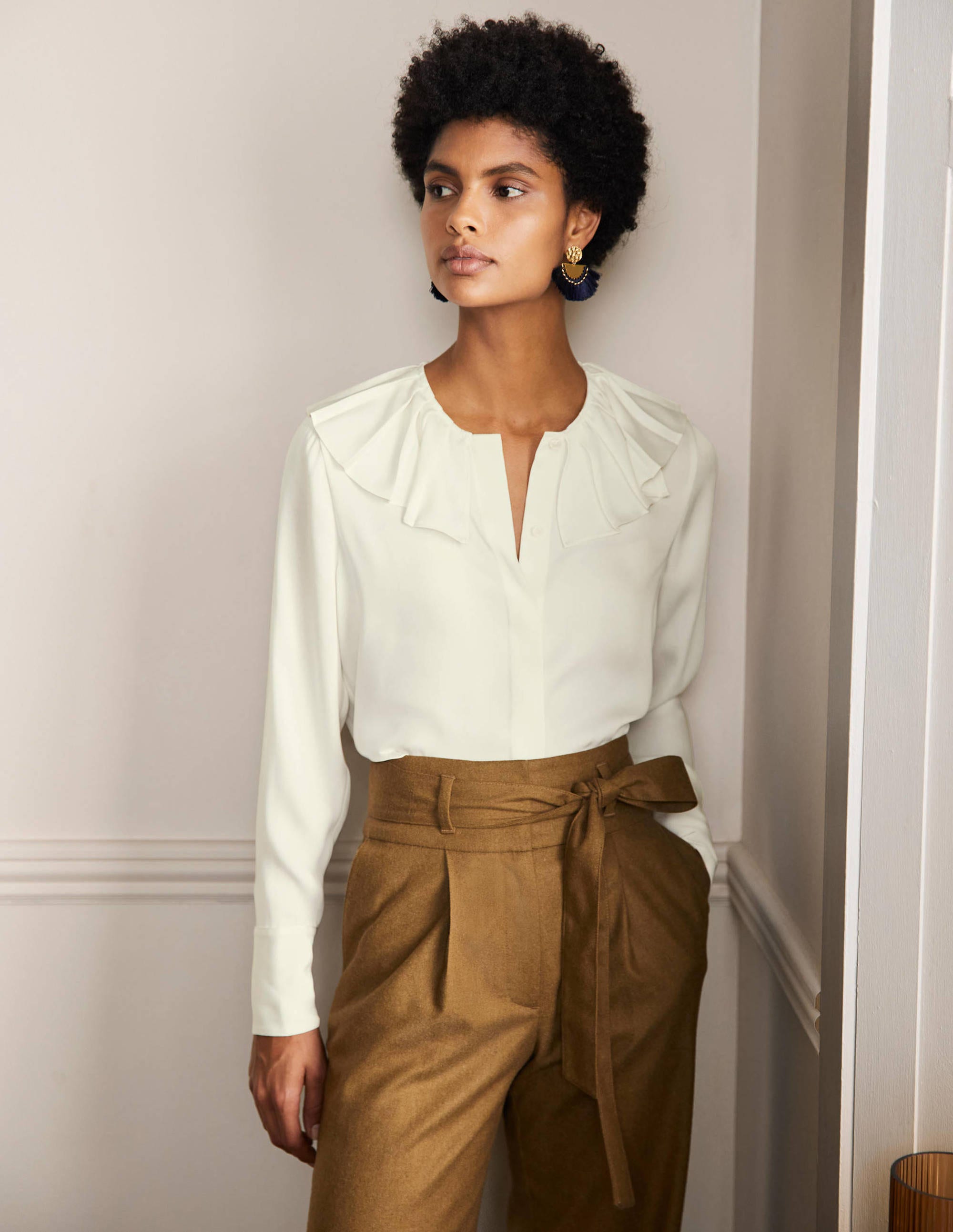 Top carré avec col plissé IVO Femme Boden, Ivory