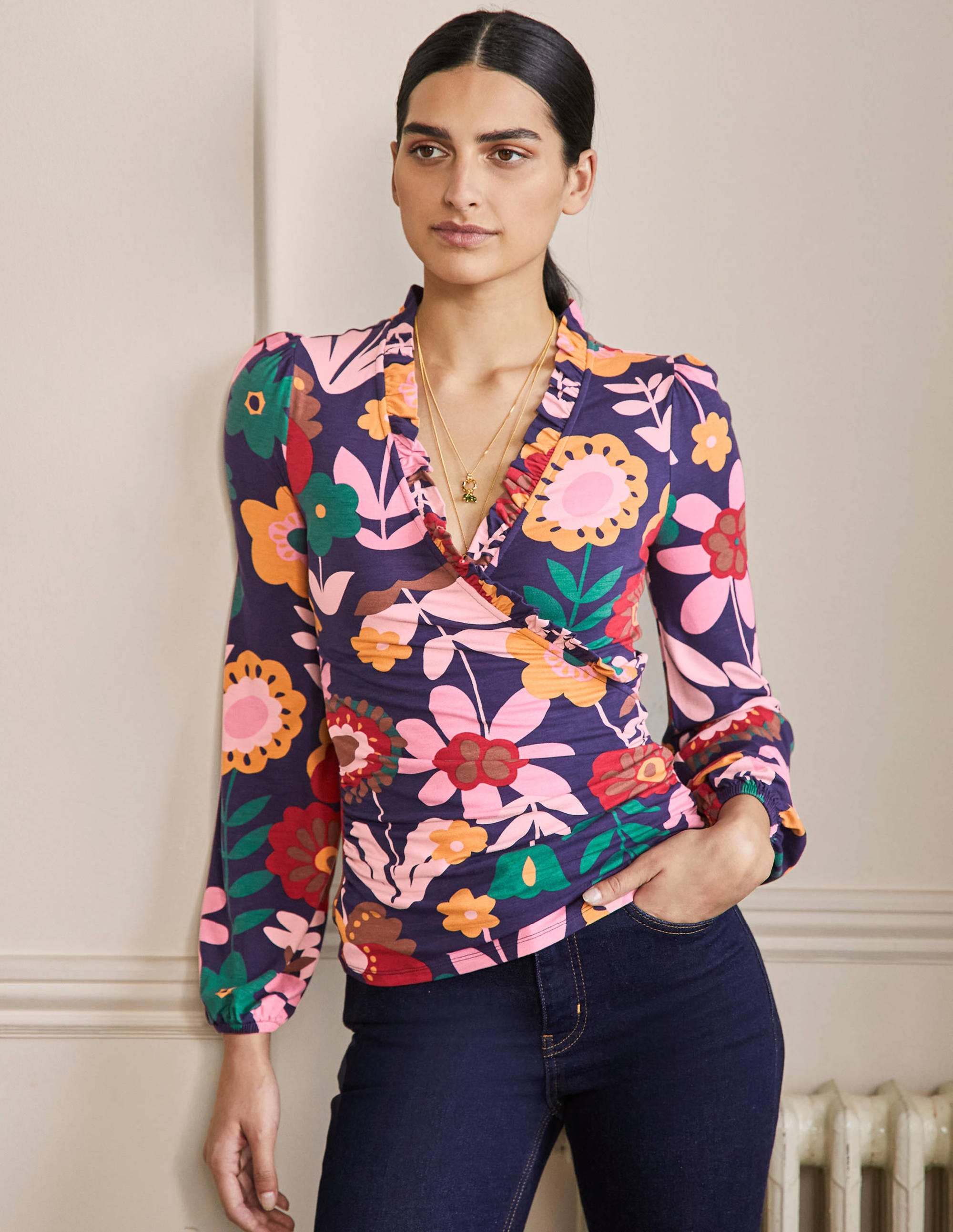Top cache-cœur blousant à col volanté NAV Femme Boden, Navy