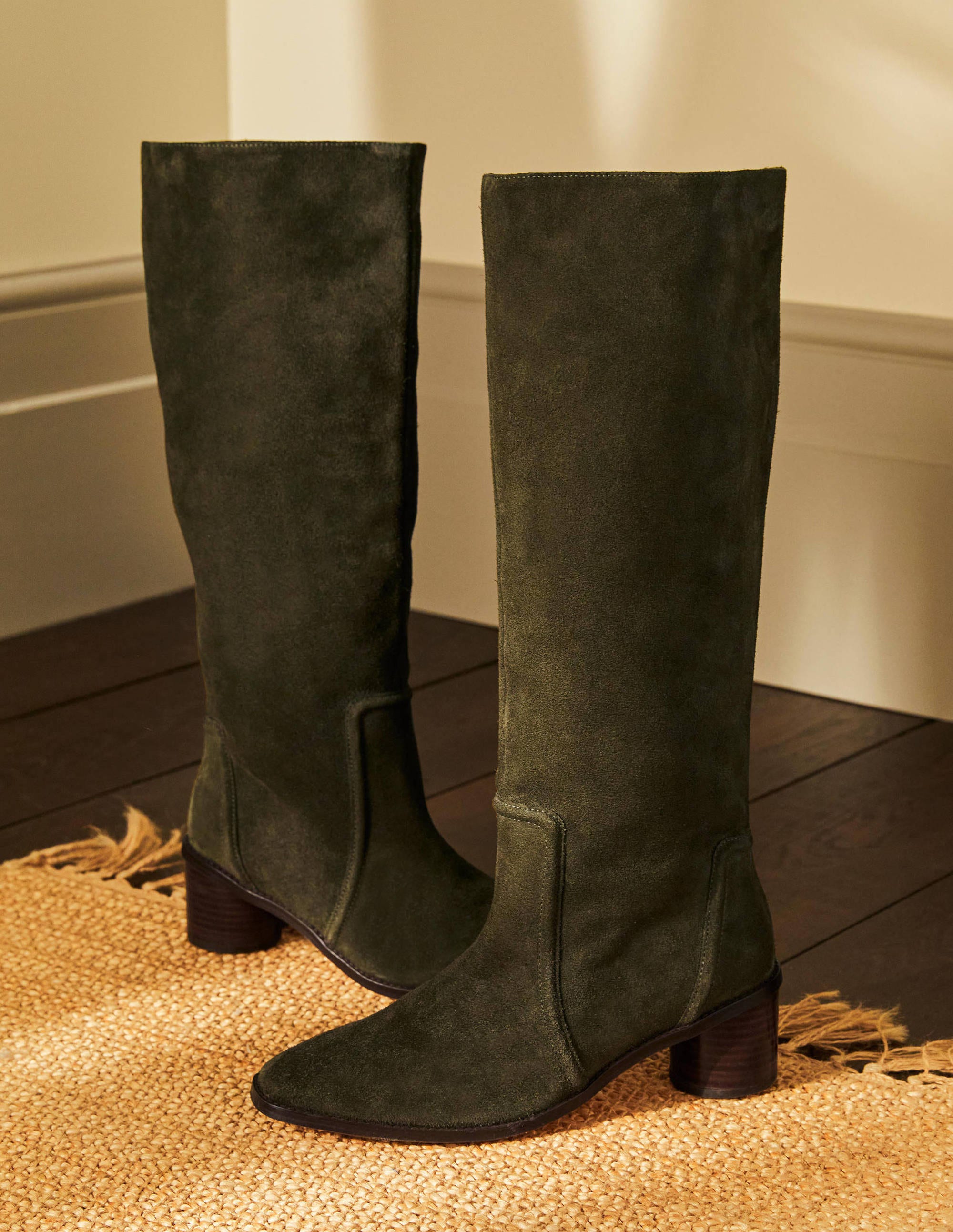 Bottes hauteur genou en daim DKH Femme Boden, Khaki