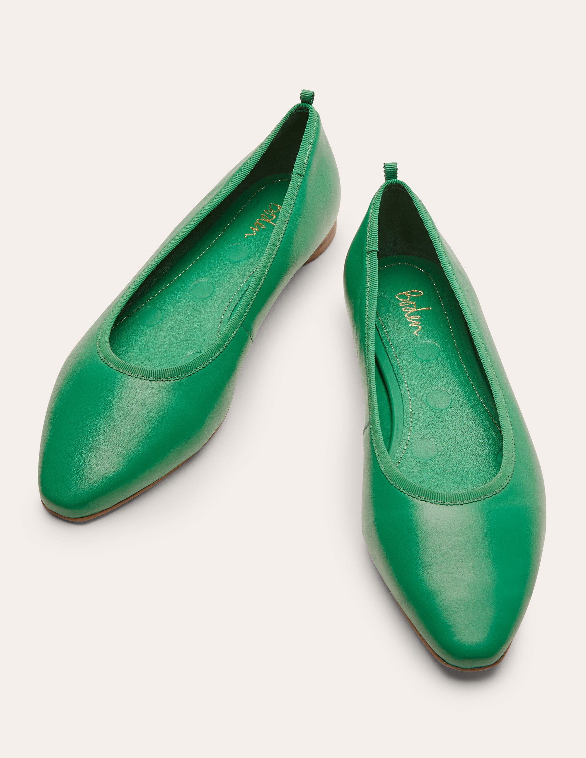 Ballerines à bout en amande BGR Femme Boden, Green