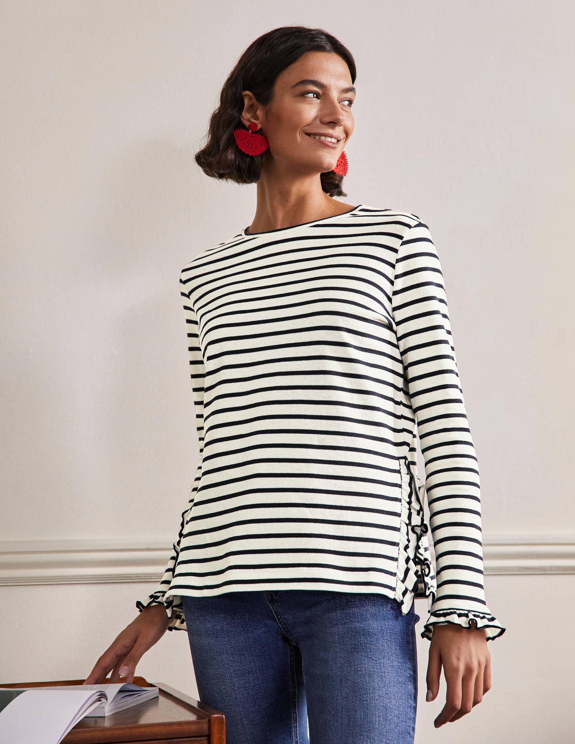 Top volanté en jersey fendu sur le côté IVO Femme Boden, Ivory