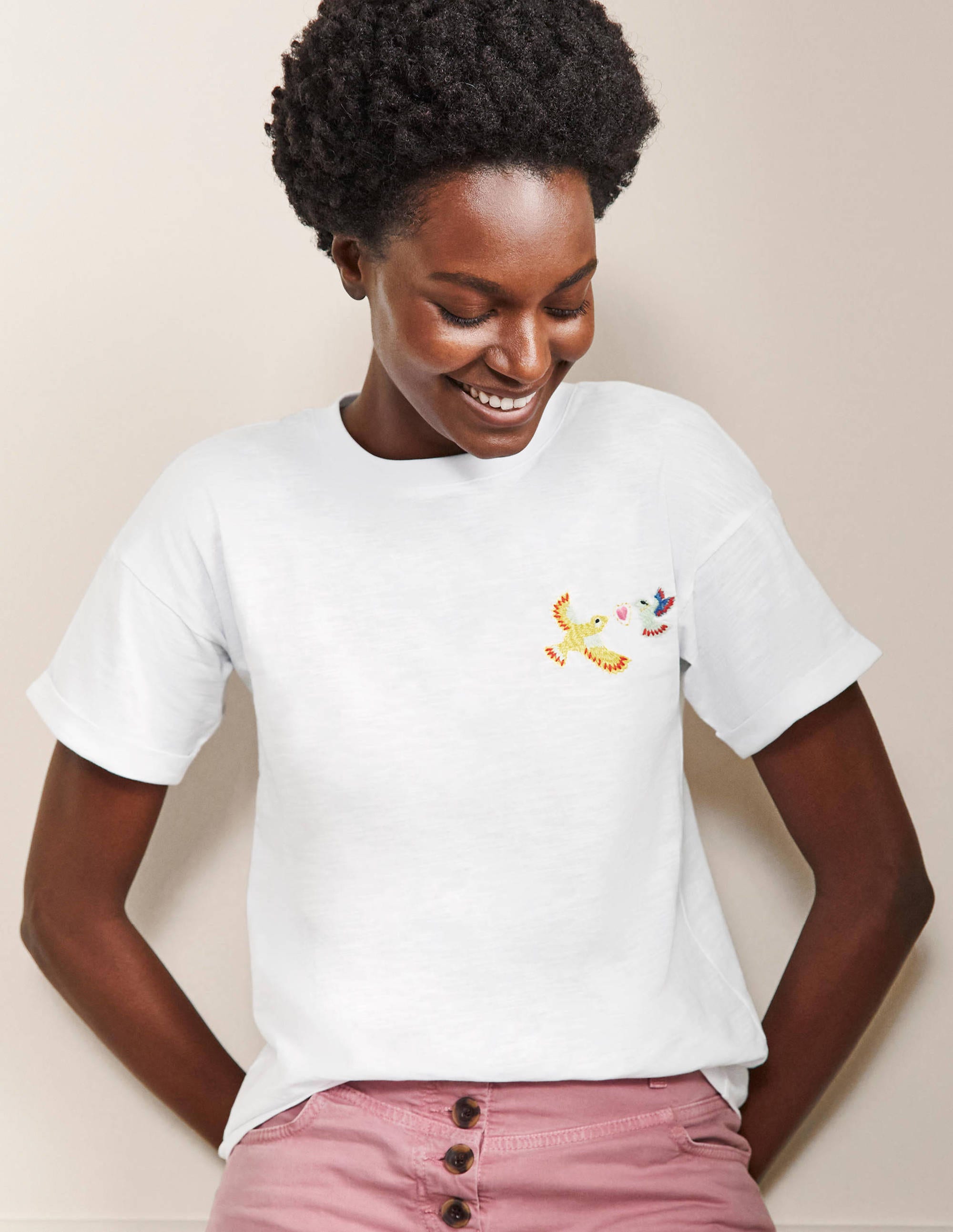 T-shirt avec revers aux manches WHI Femme Boden, Bird Embroidery