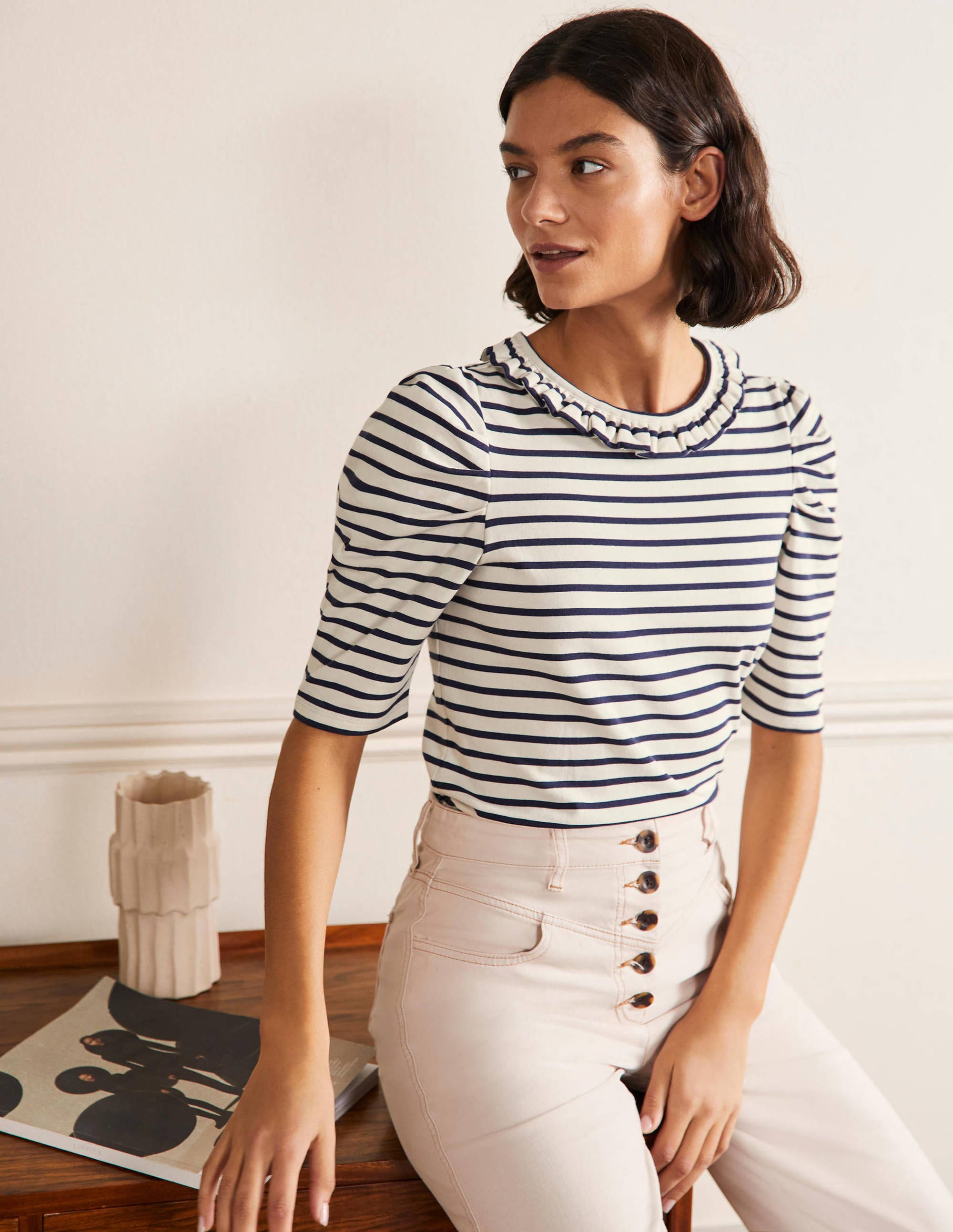 T-shirt à manches bouffantes et col volanté IVO Femme Boden, Ivory