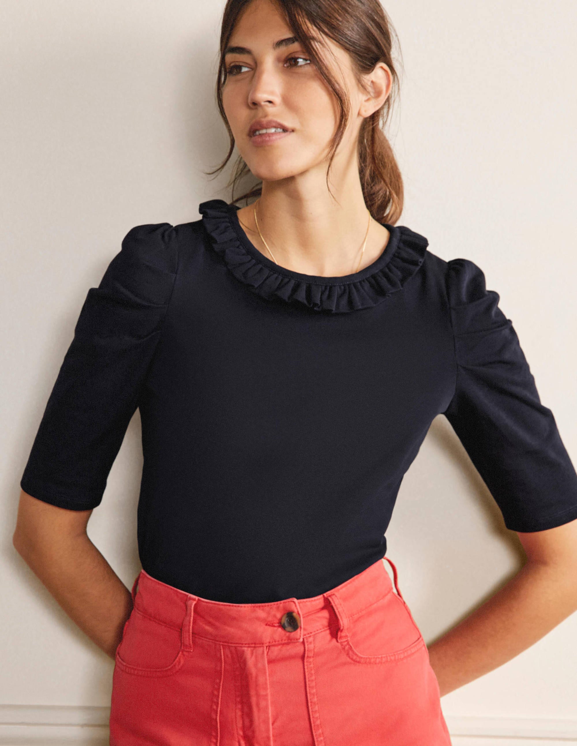 T-shirt à manches bouffantes et col volanté NAV Femme Boden, Navy