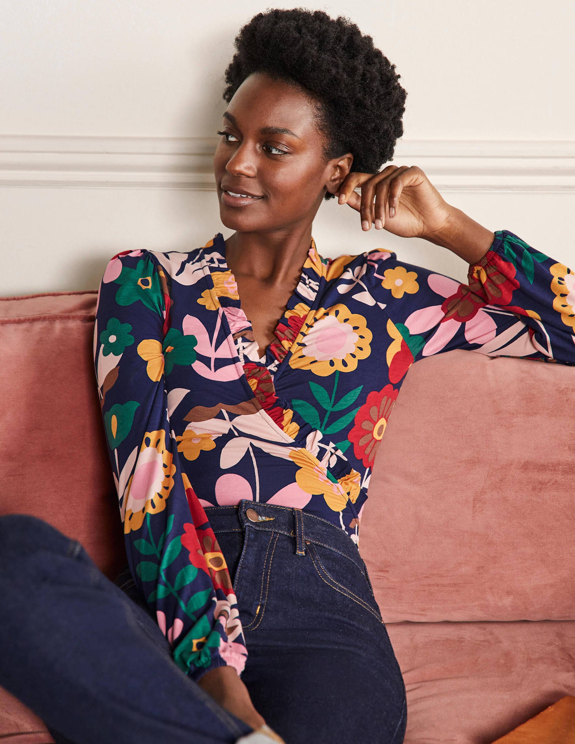 Top portefeuille à manches blousantes et volants NAV Femme Boden, Navy
