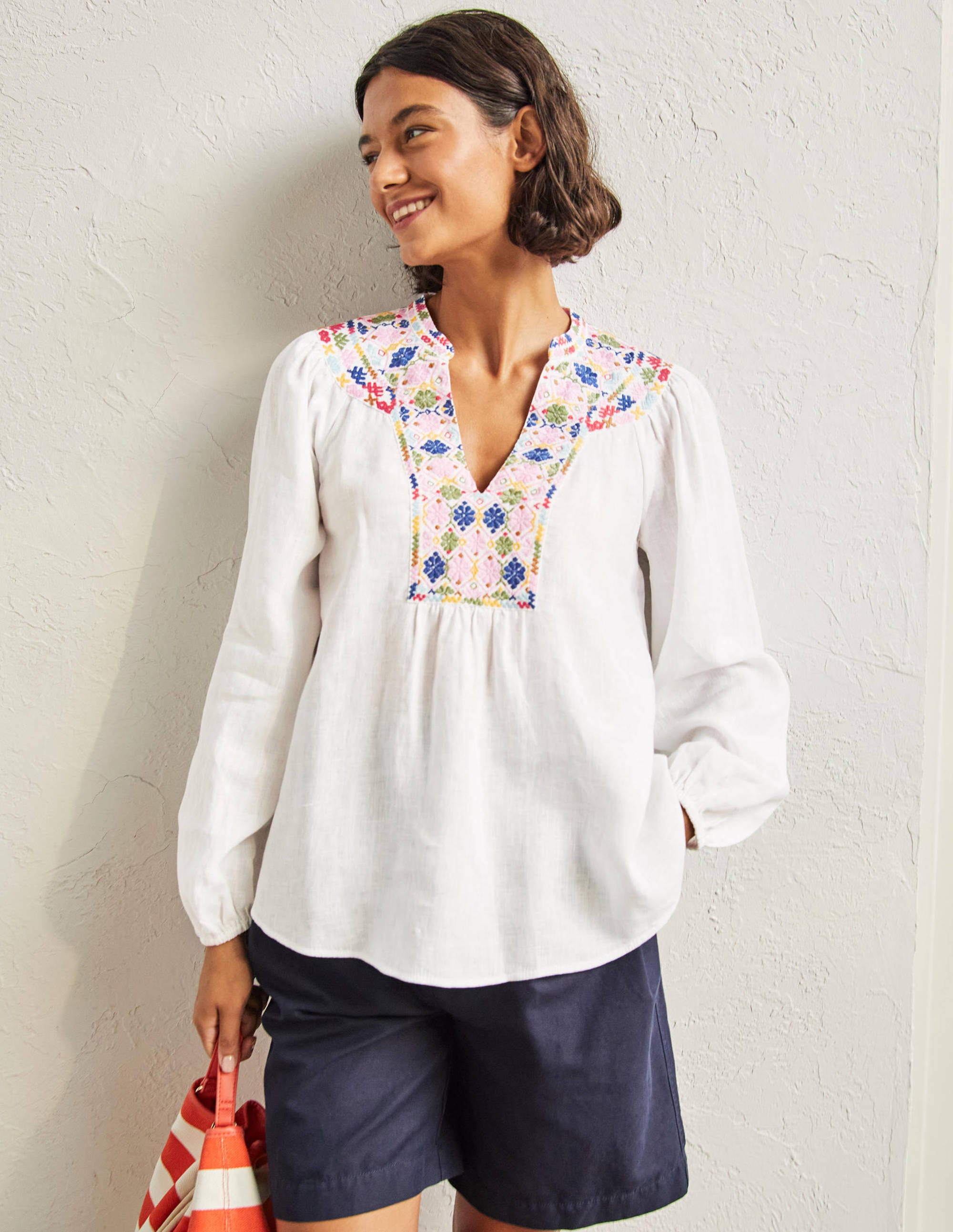 Top brodé en lin WHT Femme Boden, White