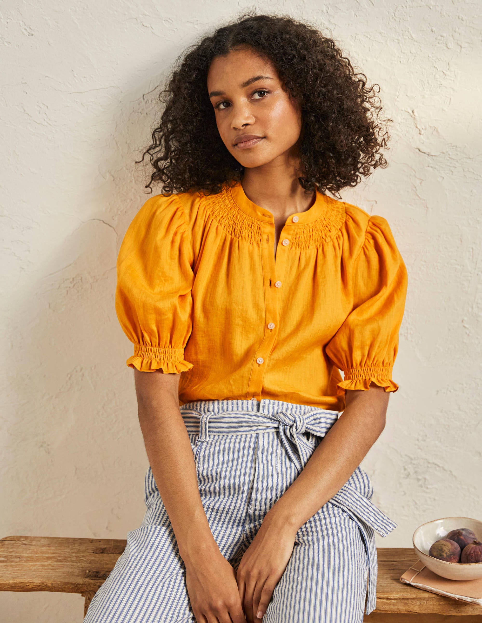 Blouse manches courtes à smocks SUN Femme Boden, Yellow