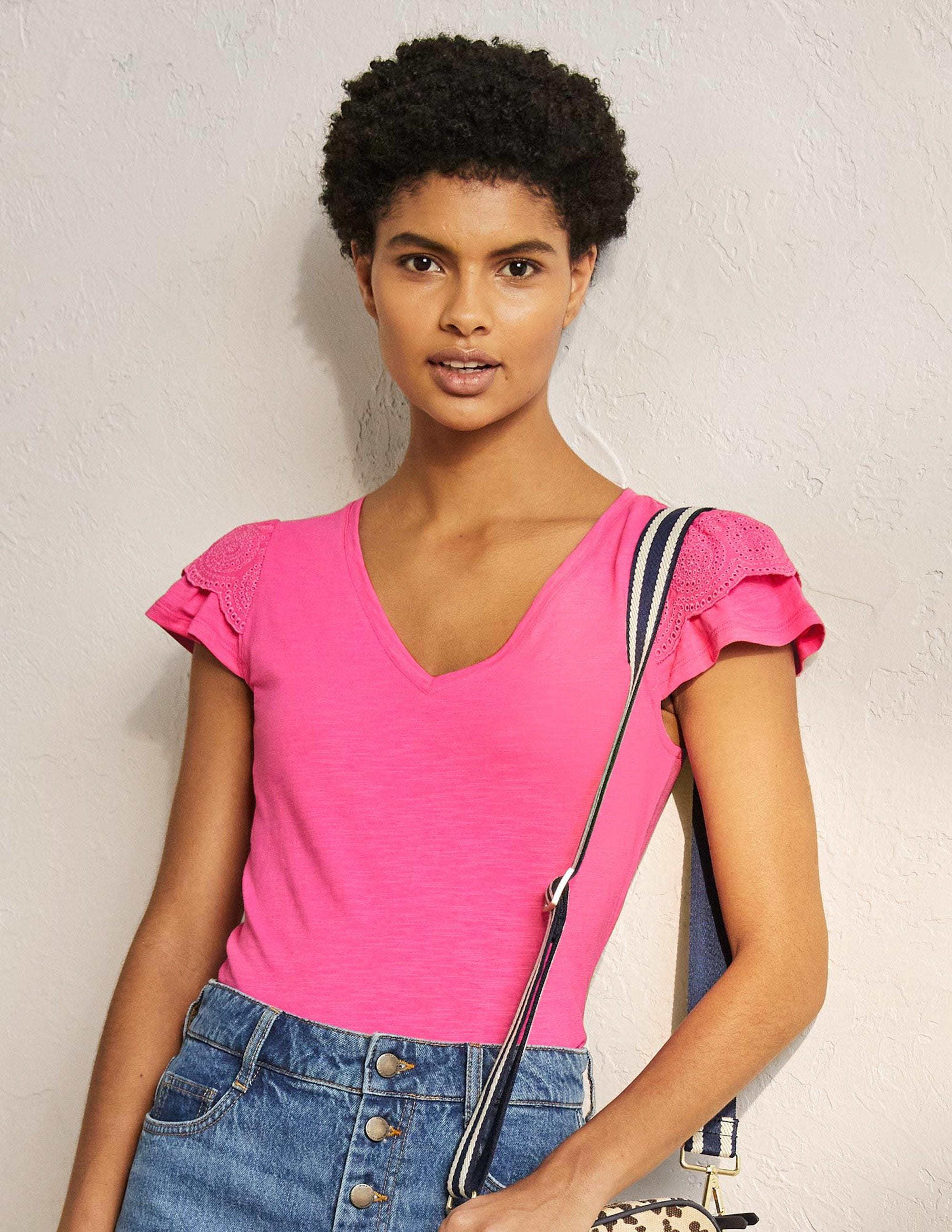 T-shirt en coton à broderie anglaise et col en V FLR Femme Boden, Pink