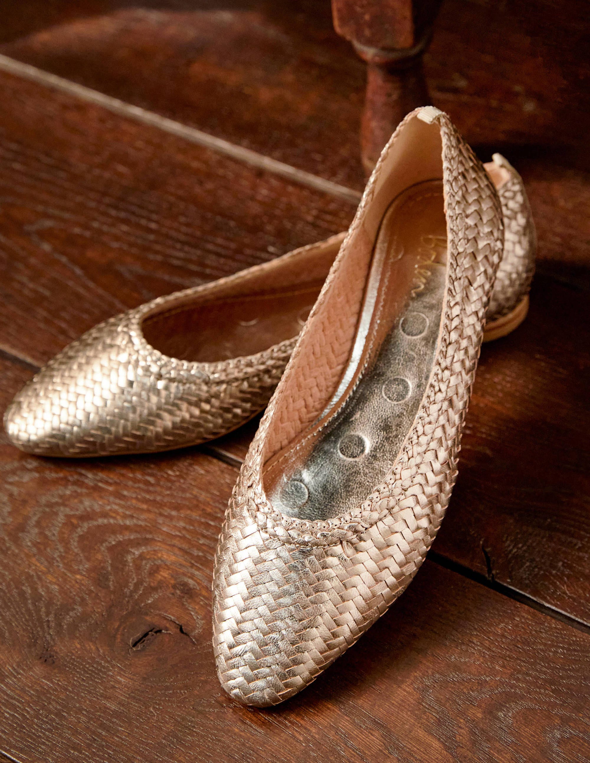 Ballerines à bout en amande GLD Femme Boden, Gold
